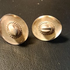 Vintage Sterling Silver Southwestern Cowboy Hat earrings Screw Back 1/2″ x 3/4″