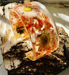 Real Daisy Flower & Rose Petal Resin Cuff – Pressed Flower Bracelet – Handmade