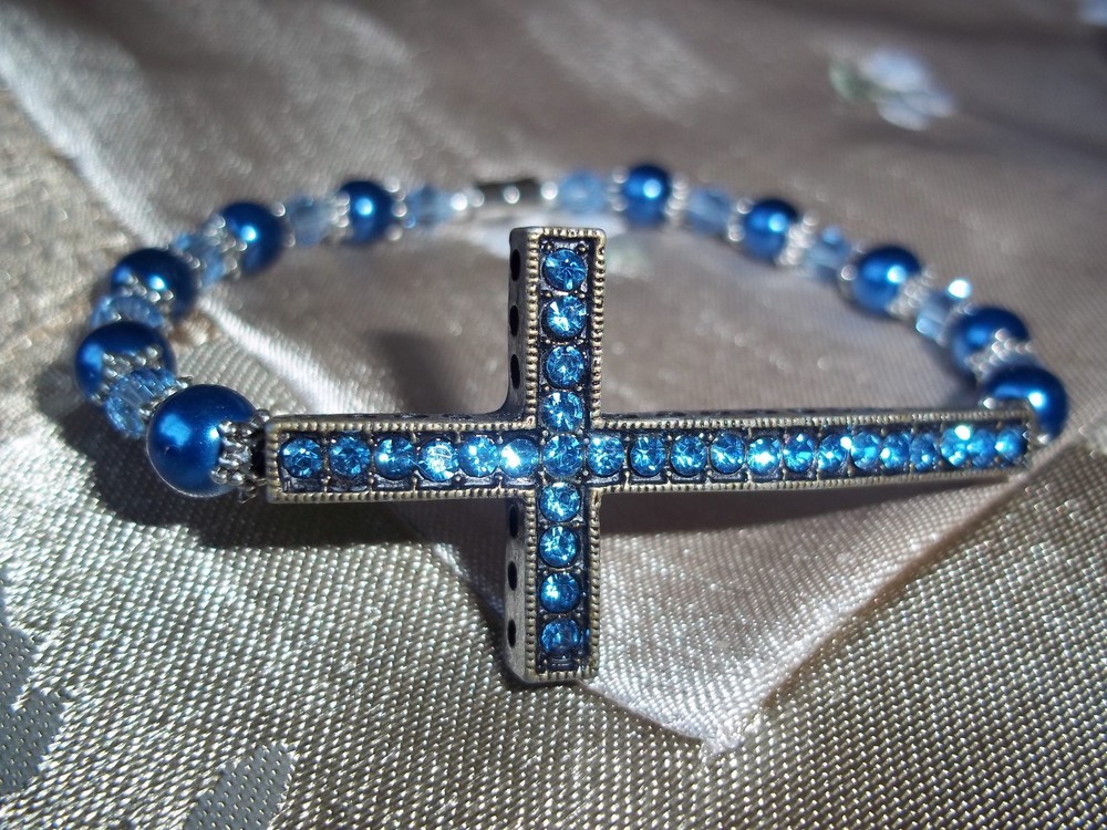 7 1/2 in BLUE Pearl & BLUE Crystal Bead Cross MAGNETIC Clasp Bracelet L-06