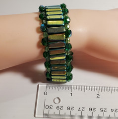 Handcrafted United States Green Art Glass Wide Bead Toggle Clasp 8.25″ Bracelet