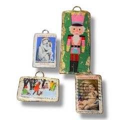 Handmade Christmas Pendant Necklace With USA 22 Stamp Design Hand-Painted