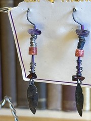 NOS Holly Yashi Niobium 12k Gold Filled Earrings Dangle Feather