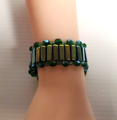 Handcrafted United States Green Art Glass Wide Bead Toggle Clasp 8.25″ Bracelet