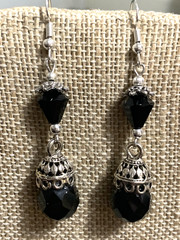 ON SALE*EXQUISITE HANDCRAFTED JET CRYSTAL BRIOLETTE & SILVER DROP EARRINGS-NEW