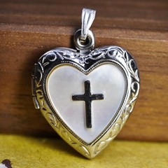 VTG Sterling silver pendant, 925 heart photo locket cross and mother of pearl
