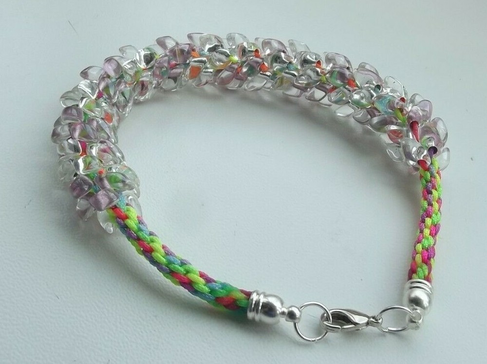 Bracelet KUMIHIMO SERPANTINE ~ 21cm (8,3″). Handmade.