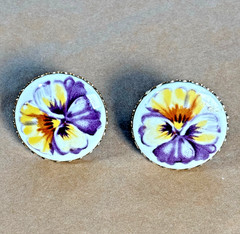 Vintage Floral Pansy Enamel Earrings Gold Tone Screw Back Porcelain