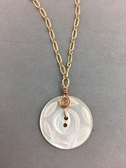 Antique Mother-of-Pearl Carved Shell Button Pendant Gold Tone Wrap 21″ Chain