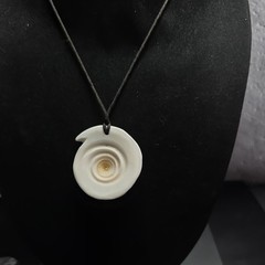 Handcrafted Shell Pendant Necklace Cord Bohemian Nature Beach White Brown Charm