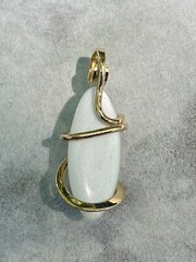 9.38ct Moonstone Cabochon Marquise White In Forged 14K Gold Pendant Total Weight
