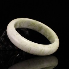 Natural Xiuyan Xiu Jade Bangle Bracelet 64.46g 59.5mm ID Moss Green Stone Ring