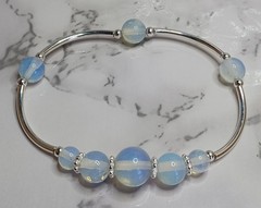 Handcrafted Bracelet – Opal Beads and Silver-Plated Curved Bars on Stretch Cord