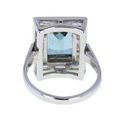 Fine Quality Late 20th Century Emerald Cut 7.13CT Aquamarine & 2.53CT CZ Ring