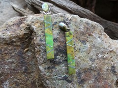 Beautiful Green Gaspeite & Opal Gemstone Handcrafted Post Bar Earrings NEW K39
