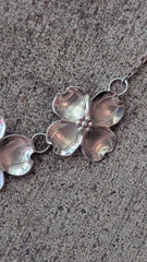 Vintage Stuart Nye Sterling Silver 3 Dogwood Flower w/ Leaves Necklace 16″