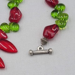 Green Red Art Glass Artisan Necklace and Bracelet Set Silver tone Toggle 16″&7″