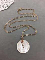 Antique Mother-of-Pearl Carved Shell Button Pendant Gold Tone Wrap 21″ Chain