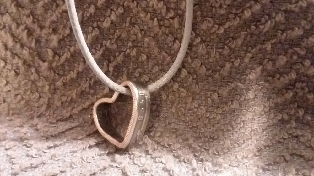 1998 Washinghton Quarter Heart Pendant handmade small 3/4″