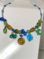 Chunky Art Glass Beauty Memory Wire necklace