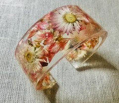 Real Daisy Flower & Rose Petal Resin Cuff – Pressed Flower Bracelet – Handmade