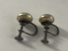Sterling Silver/ Screw On Earrings/Single Faux Pearl/vintage