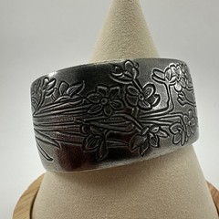 SALISBURY Fine Metal Artisans Pewter Bracelet – December Flower of the month