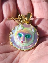 SALE!! PAINTED CAT URANIUM RAINBOW GREEN GLASS PENDANT VTG BAR NECKLACE ARTISAN