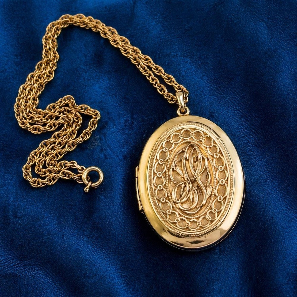 Vintage Sarah Coventry Gold Tone Oval Locket Necklace, Victorian Statement Penda