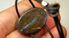 19cm LUCKY QUEENSLAND BOULDER OPAL CHARM LEATHER BRACELET OCA17070