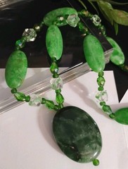 Gorgeous GREENS! Oval Serpentine Stone Pendant, Glass and Jadeite 23″ Necklace!