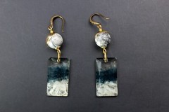 Stylish Medium-Sized Clear Acrylic Earrings: Black and White Ink Resin Design