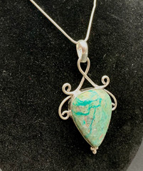 Aqua Green Chrysocolla Pendant Necklace Silver Tone Snake Chain Vibrant 17″