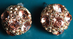 Vtg MCM Gold Tone FACETED PEACH RHINESTONE Domed Post Earrings PRONG SET 1950s