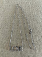 Origami Owl 15.5″-18.5″ Silver Crystal «LOVE» with attached Chain «New»