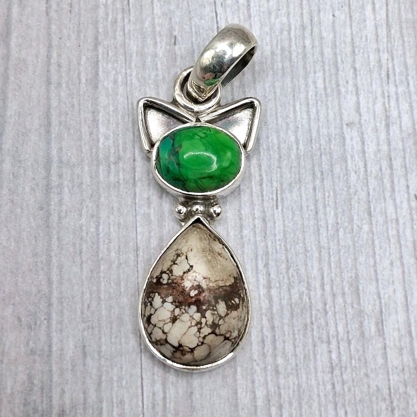 Sterling Silver Cat Pendant Green Mojave Turquoise Wild Horse Southwestern