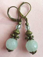 ICE GREY JADE bicone CRYSTAL earring bronze LEVERBACK handcrafted XJ2