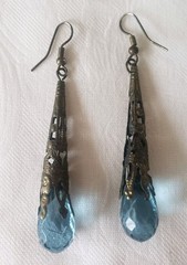 Filigree Antiqued Silver Metal & Lucite Crystal Teardrop Pierced Dangle Earrings