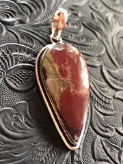 Artisan Red Dragon’s Blood Bloodstone Arrow Pendant Shadow Bezel 2″