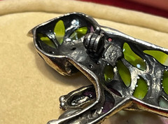 Vintage Multicolor Sterling Silver «Plique-A-Jour» Cat Pats Ball (Pearl) Brooch