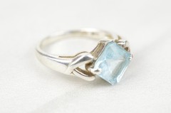 Vintage 925 Sterling Silver Blue Topaz Ring Size 7.75 Kite Set Square Cut 3.9g