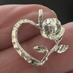 Vintage Artisan Open Rose Heart Sterling Silver Flower Pendant 1.07 Grams 3/4″