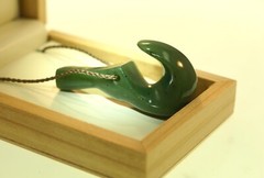 17MM 100% NATURAL NEPHRITE JADE HAWAIIAN POHAKU KU’I ‘AI POI POUNDER NECKLACE #1