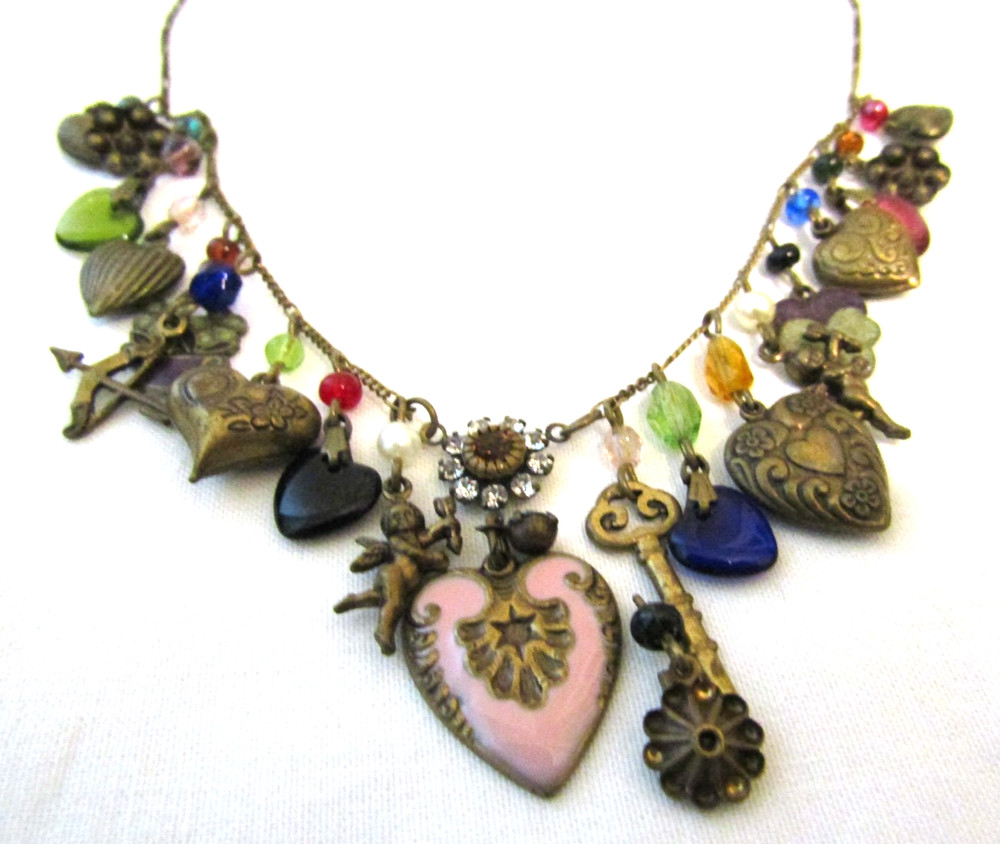 ANNE KOPLIK DESIGNS 18″ GOLD TONE CHAIN CHARM NECKLACE HEARTS CRYSTALS BEADS ETC