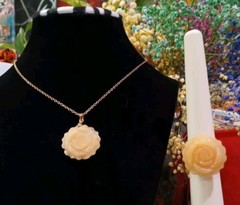 Carved Yellow Quartzite Flower Ring (7) and Necklace (22″)