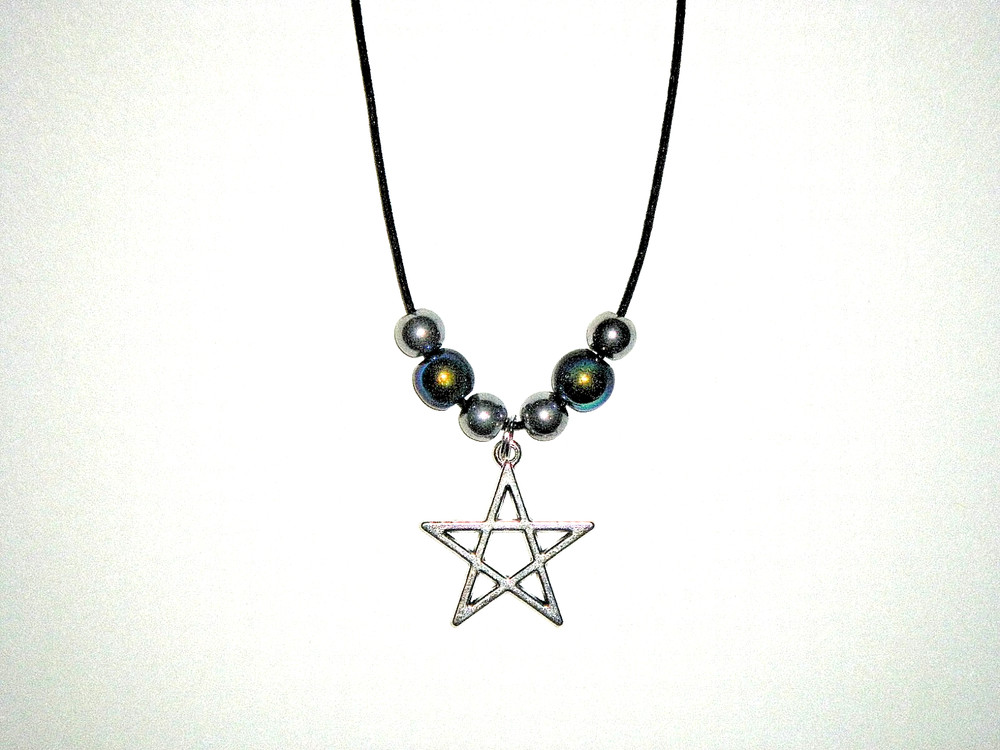 STAR PENDANT NECKLACE (15 1/4″): HAND-MADE JEWELRY BY T.L.C.
