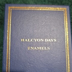 Halcyon Days Enamels Christmas 1988 Enamel Copper Medallion Pendant Signed