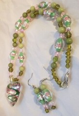 Glass necklace and Earrings Heart Pendant lot/Set green Pink bead 20 inch New