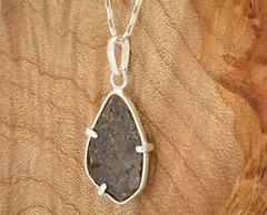 TISSERLITINE Raw Collection – Lunar Meteorite Necklace – TOP METEORITE Jewelry