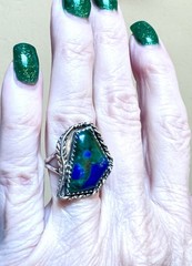 LOVELY, Unique Vintage Artisan Sterling Silver & Chrysocolla/Malachite Ring