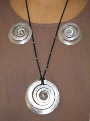 ANTIJOYAS Handmade ART-2-WEAR Hammered Aluminum TCHAI EARRINGS 3D Swirl CEP69